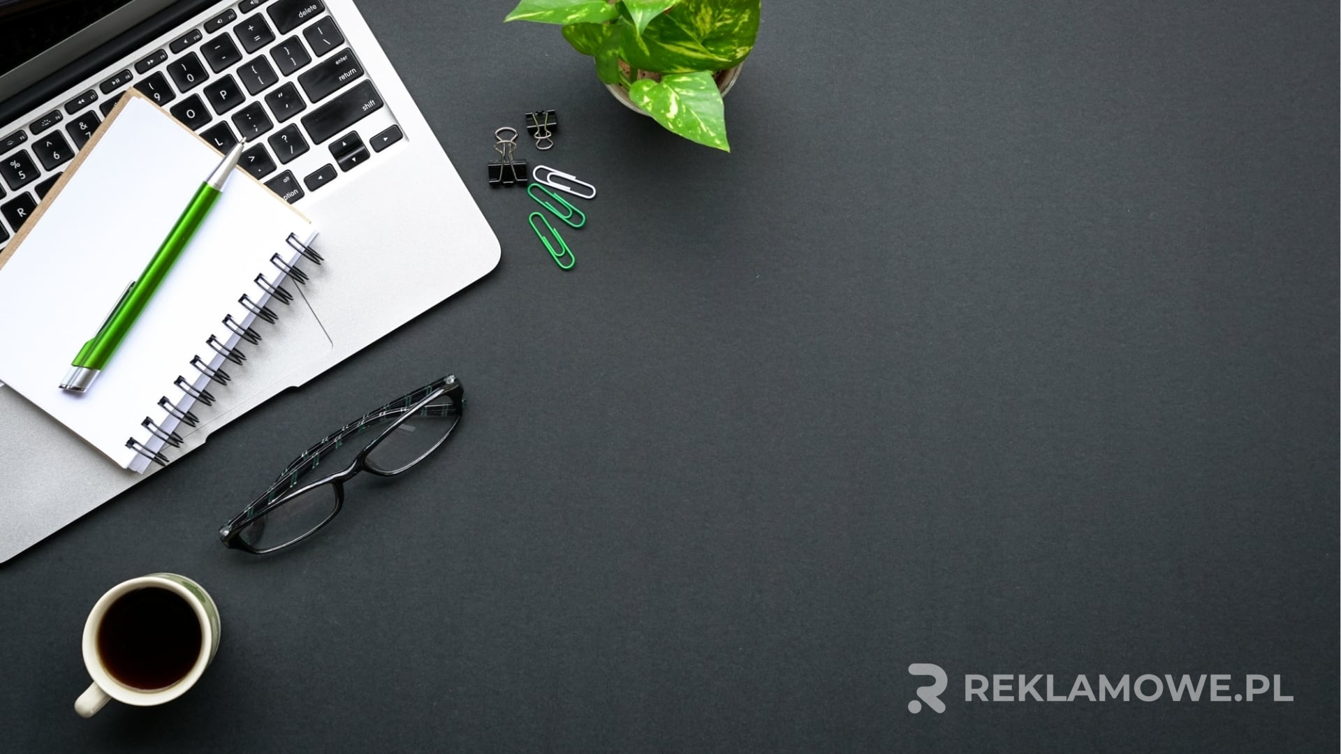 Jak maty reklamowe mogą przyczynić się do zrównoważonego rozwoju? Maty reklamowe jako element strategii zrównoważonego rozwoju